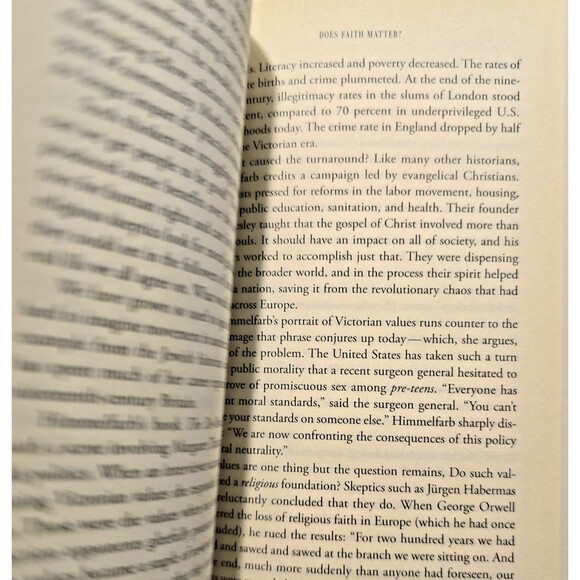 Vanishing Grace: What Ever Happened to the Good News? by Yancey, Philip - Picture 8 of 11